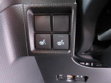 運転席&助手席シートヒーター:座面を素早く温め、寒い日も快適にドライブできます。