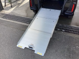 スーパーフレックススロープで楽々出し入れ簡単な引き出し式です。