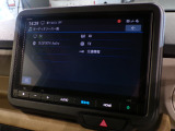 CD、DVD、Bluetooth、AM、FM、AUX、スマートフォン接続ができます。