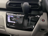 操作が簡単なシフトレバーですのでストレスなく運転が出来ますよ!