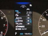 PKSBは、駐車時や低速走行時に障害物や接近車両・歩行者を検知し、警報とブレーキで衝突被害を軽減するトヨタの安全支援システムです。