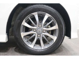 純正のアルミホイールが足元を飾ります!タイヤサイズは155/65R14になります。