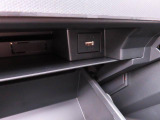 USB電源ソケット スマートフォンやタブレットも充電できますよ!