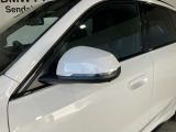 自動防眩 ヒーター内臓 LEDウィンカー内臓ドアミラー 自動防眩はミラーに無段階に反射率を調整し後続車の眩しいライト反射を軽減し夜間の安全な運転に貢献します。