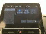 いまや必須装備「ナビゲーション」搭載!知らない場所に、スイスイッとドライブ。なんて便利な機能でしょうか?もう、これなしではハンドルを握れませんね!でも、運転中の操作は危険ですのでご注意ですね♪