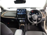 オシャレなインテリアで運転する気分も盛り上がりますよね^^