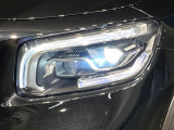 ●LEDヘッドライト:夜間走行時も良好な視界を確保し安心して運転できる高輝度LEDヘッドライトを装備!点灯速度が早く、消費電力も抑えられています。
