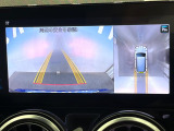 ●パノラミックビューモニター:専用のカメラにより、上から見下ろしたような視点で360度クルマの周囲を確認することができます☆死角部分も確認しやすく、狭い場所での切り返しや駐車もスムーズに行えます。