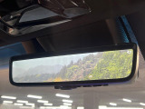 【ヘッドアップディスプレイ】現在の速度や走行情報をデジタル表示で運転席前方のガラスに投影!運転中、目線をずらさず必要な情報を確認できるのでとっても便利で安心!