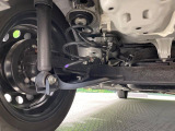 お車を安心してお乗りいただく為には、足回りの定期点検が欠かせません。サービスサポート(有償保証)では無料点検もご提供しており、安心のカーライフをお過ごしいただけるサポート体制が整っています。