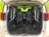【パワーバックドア】スマートキーや運転席のボタンを押すだけでリアゲートが自動で開閉します!荷物を持っている時や、高い位置にあるバックドアを閉める際に便利な機能です♪