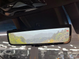 【デジタルインナーミラー】後席の大きな荷物や同乗者で後方が確認しづらい時でも安心!カメラが撮影した車両後方の映像をルームミラー内に表示。クリアな視界で状況の確認が可能です!