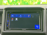 多彩な表示モードで、様々な情報を分かりやすく表示。Bluetooth接続で、スマートフォンとの連携も可能です。音楽や通話も安全に楽しめます。