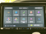 直感的な操作で、お好みの音楽やラジオ番組を楽しめます。多彩なメニューから簡単に選択でき、快適なカーライフを演出します。