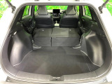 普段のお買い物や通勤、送迎等に十分な荷室スペースを確保しております。セカンドシートを倒すと、大きな荷物の積載も可能です♪