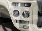 寒い冬も暑い夏も全席に快適な空調を届けてくれる、ダイヤル式エアコンを装備♪