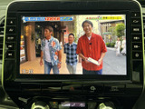 停車中に楽しめるTV機能で、待ち時間を有効活用できます。様々なチャンネルを視聴し、リラックスした時間をお過ごしください。