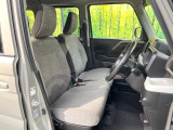 運転席シート廻りは使用感も少なく、良好な状態となっています。前オーナー様が丁寧に使っていたことがよくわかりますね。