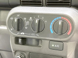 寒い冬も暑い夏も全席に快適な空調を届けてくれる、ダイヤル式エアコンを装備♪