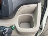 【ドリンクホルダー】『ドリンクホルダー周辺』の画像になります。写真の内容に関してご不明点、ご質問等がございましたらお気軽にガリバー店舗までお問い合わせください。
