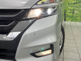 【LEDヘッドライト】悪天候や夜間走行時も良好な視界を確保し安心して運転できる高輝度LEDヘッドライトを装備!点灯速度が早く、消費電力も抑えられています。