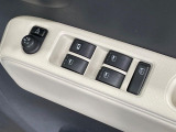 【電動格納ミラー】スイッチ操作一つでミラーを格納することで狭い駐車場や路地でのすれ違いでも安心です♪