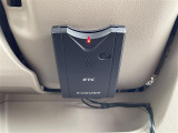 【ETC】有料道路を利用する際に料金所で停止することなく通過できる、ETC車載器(ノンストップ自動料金収受システム機器)が装備されています。セットアップを行うことで利用可能になります。