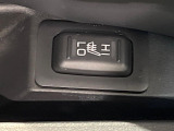 【シートヒーター】寒い日に重宝するシートヒーター!エアコンより早く温まってくれるので寒がりの人も安心ですね♪エアコンの温風は乾燥するから苦手、という方にもをおすすめです。