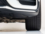 車体を前方から見た際の【左前輪】です。溝の残量やキズの有無など、より状態を詳しくお知りになりたい場合はスタッフまでお尋ね下さいませ。