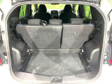 普段のお買い物や通勤、送迎等に十分な荷室スペースを確保しております。セカンドシートを倒すと、大きな荷物の積載も可能です♪