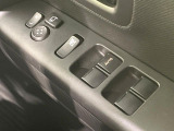 【電動格納ミラー】サイドミラーは電動格納式となっており、狭い駐車場でもキズがつくリスクを抑えられます。