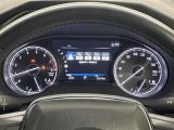 【メーターまわり】ドライバーから見やすい位置にあって安全運転に寄与します。マルチインフォメーションディスプレイでは、クルマに関する情報の確認はもちろん、各種安全機能・装備のON/OFFも設定可能。