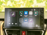 音楽や電話、スマートフォン連携、設定などを画面から選択できるメニューです。交通情報やドライブレコーダーの項目もあり、必要な機能を確認しやすい構成です。