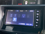 音源選択の画面にはラジオやテレビ、Bluetoothなどの項目が並び、利用したい音源を確認しやすい表示です。画面上で選択肢を把握でき、日常の移動に合わせて使い分けられます。