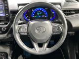 インテリアに合わせたデザインのステアリングは、運転される方のことも考え、運転しやすい形状、大きさです。是非一度、実際に触ってお確かめください。