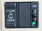 【パワースライドドア】スマートキーや運転席のスイッチでスライドドアの開閉が可能♪電動だから力を入れてドアを開ける必要が無く、小さいお子様でも、重い荷物を持っている時もラクに開け閉めできます♪