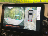 【パノラミックビューモニター】専用のカメラにより、上から見下ろしたような視点で360度クルマの周囲を確認することができます☆縦列駐車や幅寄せ時に活躍してくれます♪