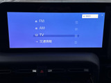FMやAM、テレビ、交通情報などの項目が画面に並び、利用したい情報を選びやすい表示です。目的に合わせて音声や情報を切り替えられ、普段のお出かけを快適にサポートします。
