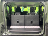 普段のお買い物や通勤、送迎等に十分な荷室スペースを確保しております。セカンドシートを倒すと、大きな荷物の積載も可能です♪