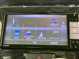 オーディオの選択画面には、テレビや音楽、ラジオなどの項目が並びます。使いたい機能を画面から確認しやすく、日常の移動中も音楽や情報を手軽に楽しめる装備です。