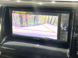 【バックカメラ】駐車時に後方がリアルタイム映像で確認できます。大型商業施設や立体駐車場での駐車時や、夜間のバック時に大活躍!運転スキルに関わらず、今や必須となった装備のひとつです!