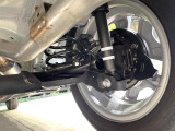 お車を安心してお乗りいただく為には、足回りの定期点検が欠かせません。サービスサポート(有償保証)では無料点検もご提供しており、安心のカーライフをお過ごしいただけるサポート体制が整っています。