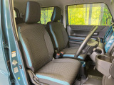 運転席シート廻りは使用感も少なく、良好な状態となっています。前オーナー様が丁寧に使っていたことがよくわかりますね。