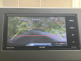 後方確認をサポートするモニターです。駐車時や狭い道での運転も、より安全に行えます。運転に自信がない方にもおすすめです。