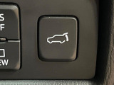 【パワーバックドア】スマートキーや運転席のボタンを押すだけでリアゲートが自動で開閉します!荷物を持っている時や、高い位置にあるバックドアを閉める際に便利な機能です♪