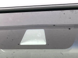 【ホンダセンシング】走行中に前方の車両等を認識し、衝突しそうな時は警報とブレーキで衝突回避と被害軽減をアシスト。より安全にドライブをお楽しみいただけます。