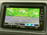 安全確認をサポートする映像表示機能が搭載されています。駐車場での後退時など、周囲の状況を把握し、安全運転を心がけましょう。