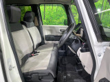 運転席シート廻りは使用感も少なく、良好な状態となっています。丁寧に使われていたことがよくわかりますね。