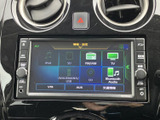 多彩なソースに対応し、好みの音楽を楽しめます。直感的な操作で、運転中でも安全に設定変更が可能です。