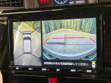 【パノラマモニター】専用のカメラにより、上から見下ろしたような視点で360度クルマの周囲を確認することができます☆死角部分も確認しやすく、狭い場所での切り返しや駐車もスムーズに行えます。